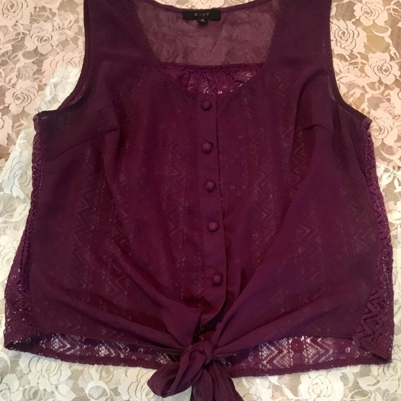 🥂2 for $20!🥂 Tie-waist top - Picture 2 of 3